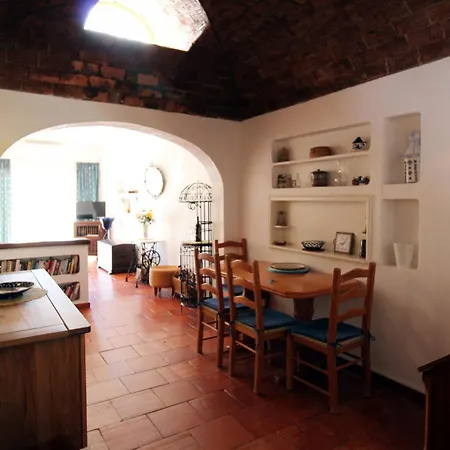 V2 - Aldeia Do Golfe B2 *